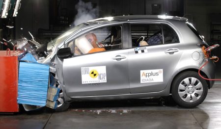 toyota yaris crash test