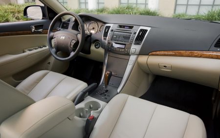 2009_hyundai_sonata_2.jpg