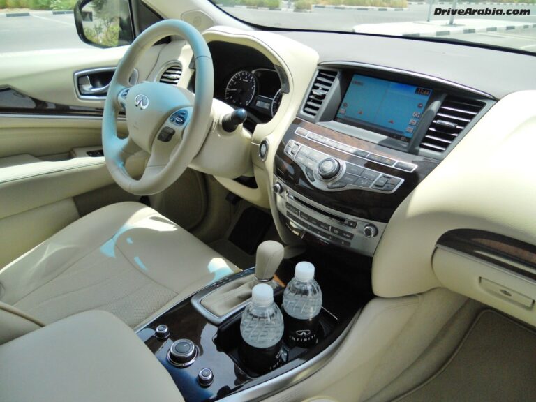 First drive: 2013 Infiniti JX 35 in the UAE | DriveArabia