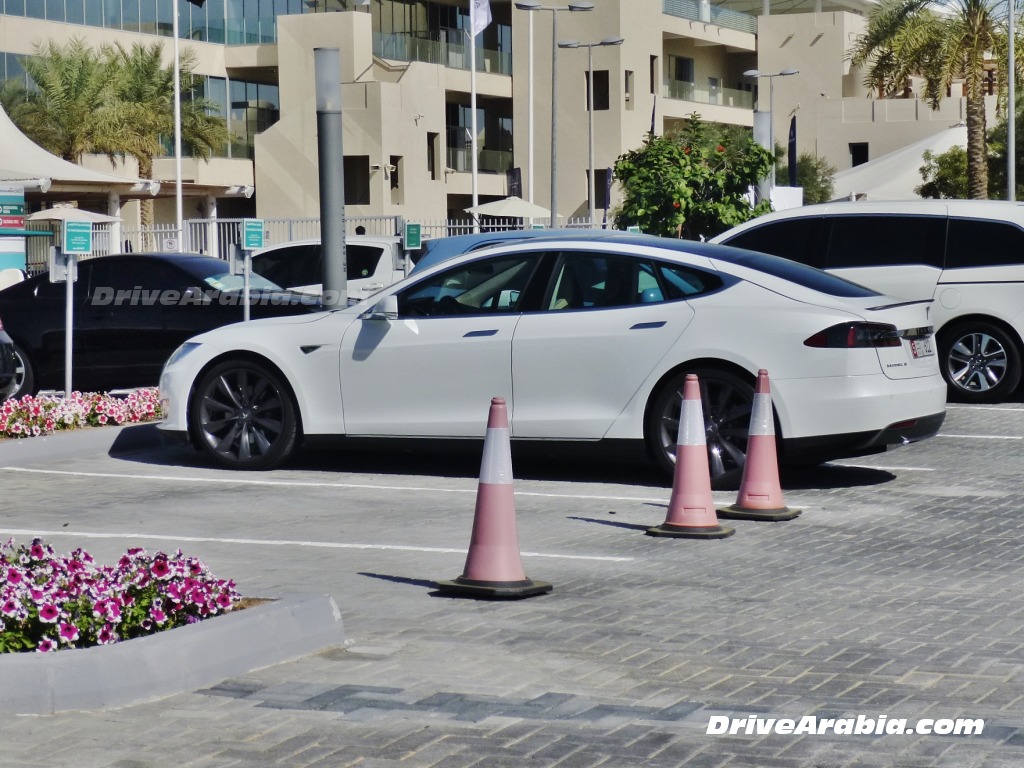 Tesla Model S Electric Car Spotted In Abu Dhabi Drive Arabia