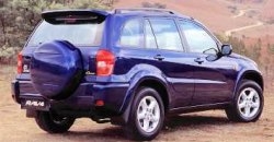 Toyota RAV-4 2002 rear view