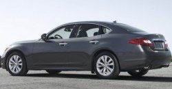 Infiniti M 2013 rear view