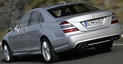 Mercedes-Benz S 63 AMG 2009 rear view