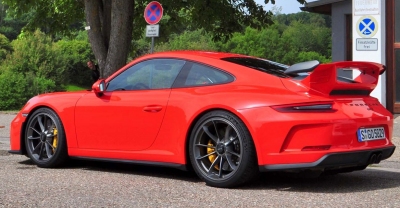 Porsche 911 GT3 2018 rear view