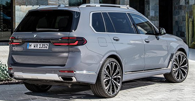 BMW X7 2025 rear view