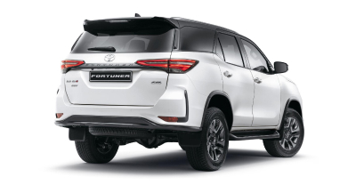 Toyota Fortuner 2025 rear view