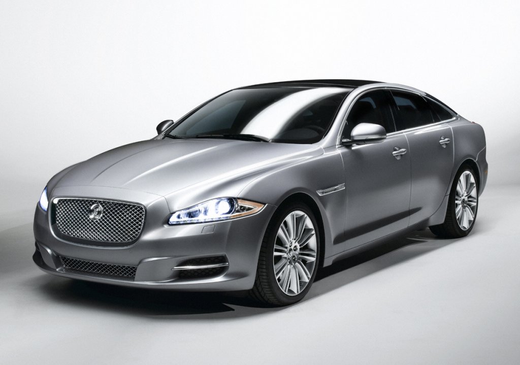 2010 Jaguar XJ debuts to much fanfare