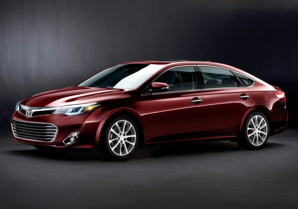 Toyota Avalon 2013 looks great on U.S. debut