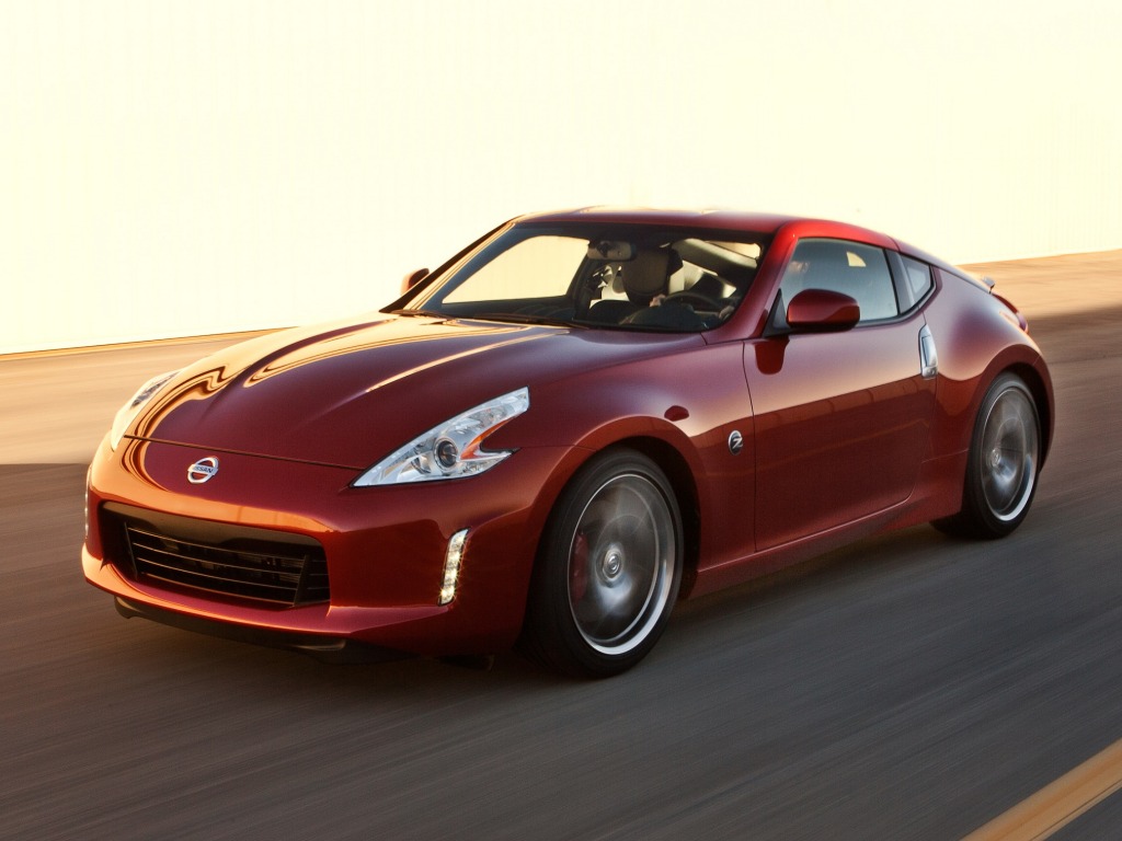 Nissan 370Z 2013 facelift UAE/GCC price cut by 30%