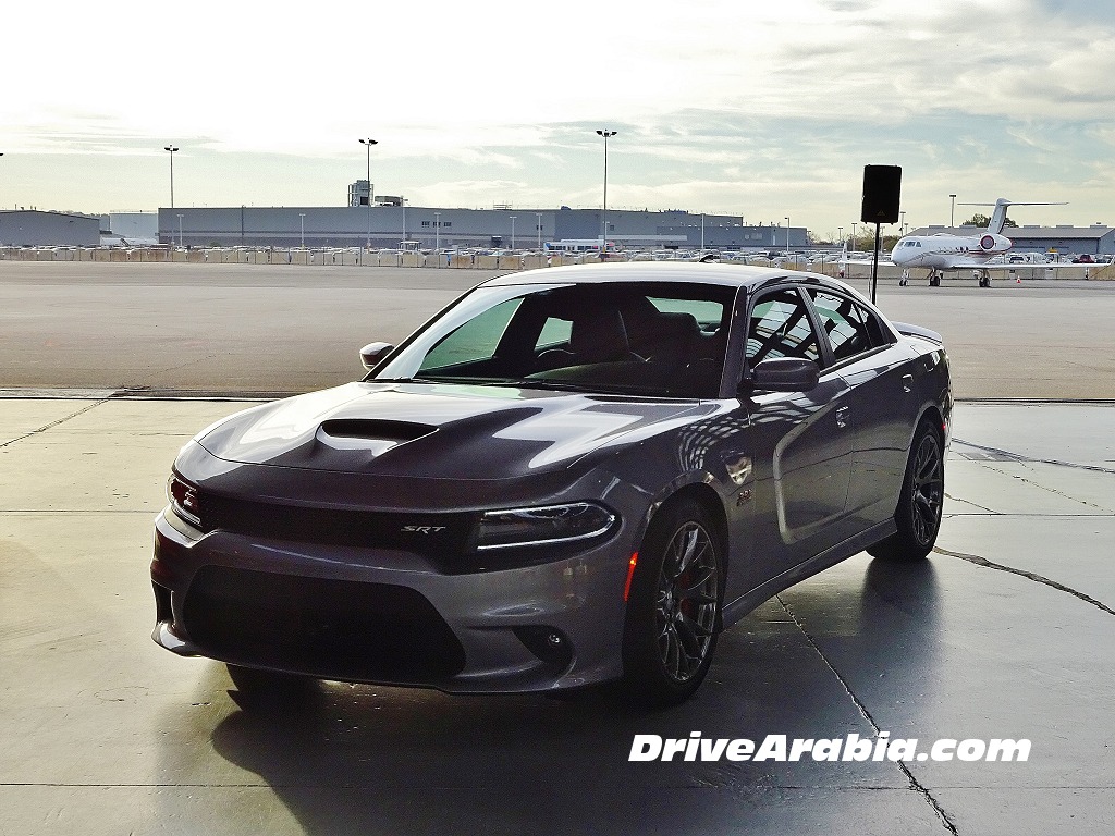 القيادة الأولى: 2015 دودج تشارجرSRT Hellcat  في الولايات المتحدة الأمريكية (فيديو)