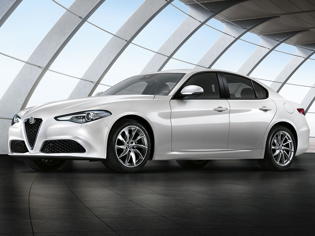 Alfa Romeo Giulia regular version revealed at Geneva Motor Show