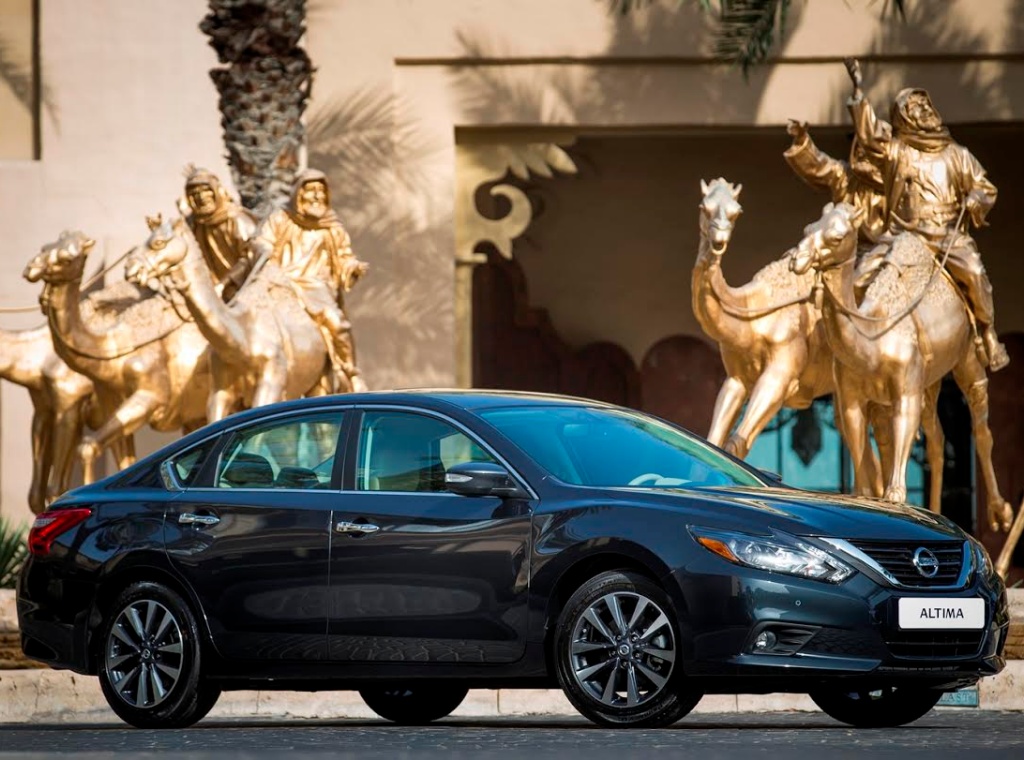 2017 Nissan Altima facelift launched in UAE, GCC