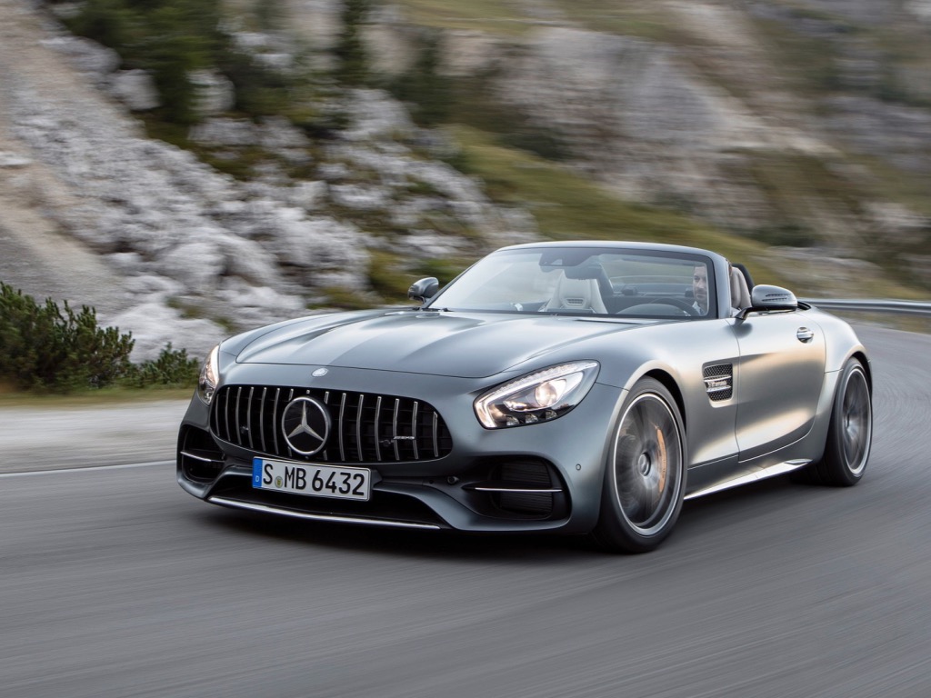 2018 Mercedes-AMG GT Roadster revealed