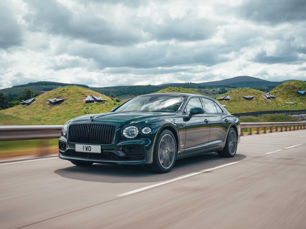 Bentley  تطرح Flying Spur Hybrid الجديدة